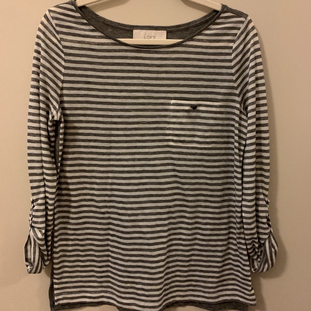 Loft- grey/white top